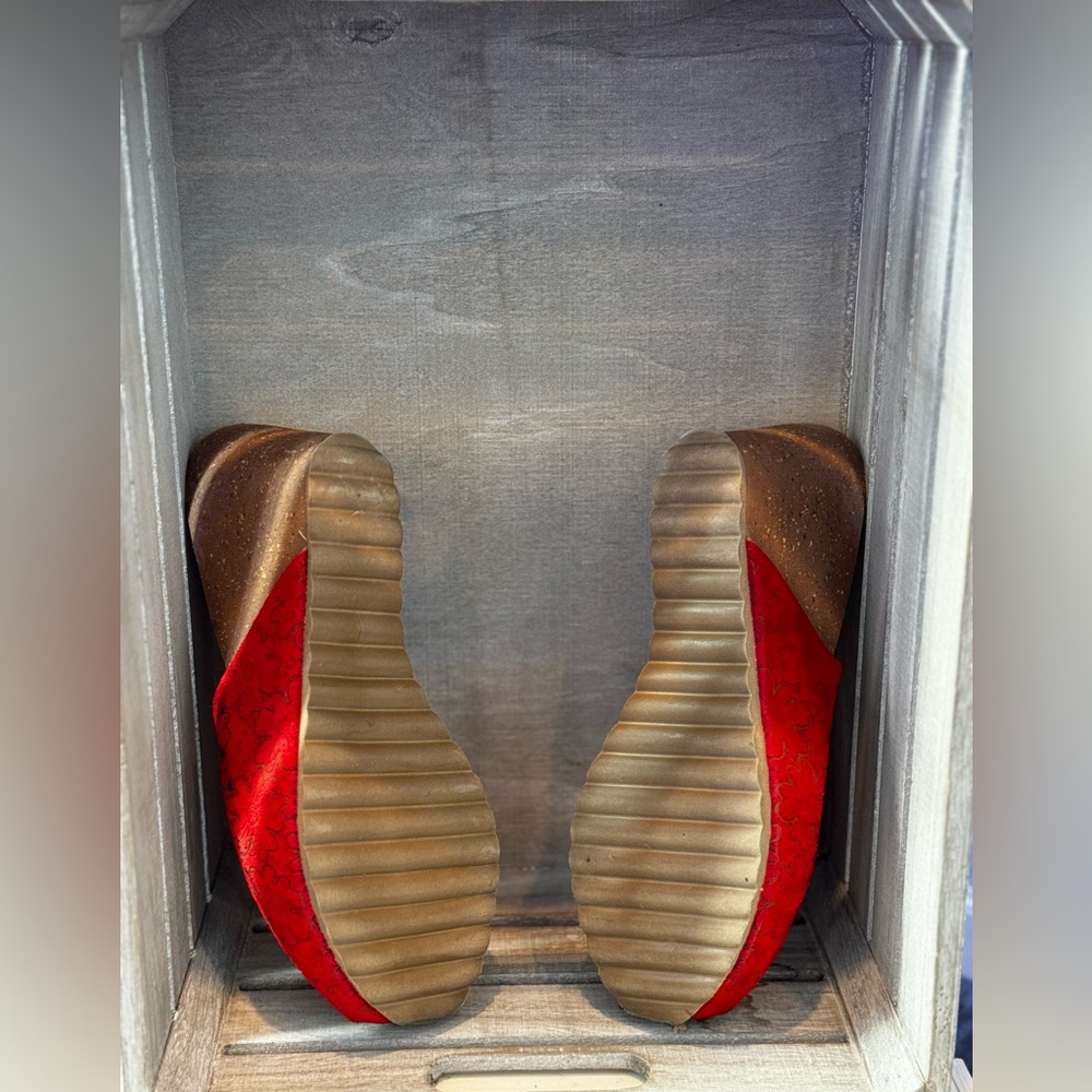 Spring Step MIA Red Peep-Toe Mules 7.5 - Picture 6 of 6